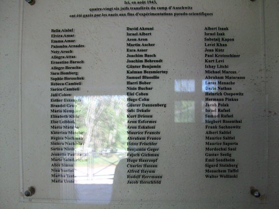 Noms des victimes ; photo D Nicolle